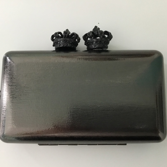 Gorgeous Serpui Marie crown clutch and crossbody - Picture 1 of 2